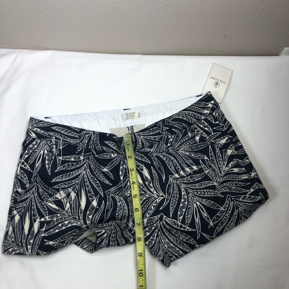 Volcom Frochickie Cotton Blend Navy Ivory Tropical Print Casual Shorts 3=S=26 - Picture 13 of 16